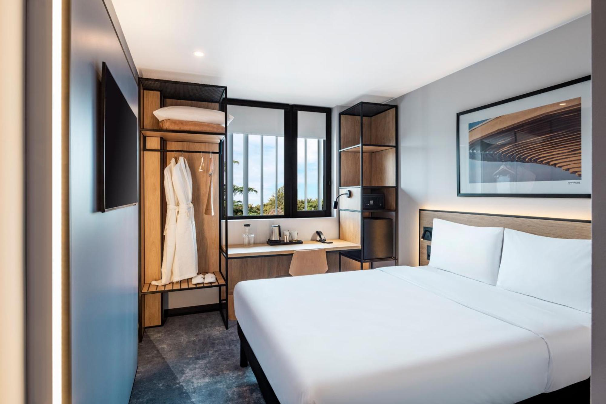 Ibis Tbilisi Airport Hotell Eksteriør bilde