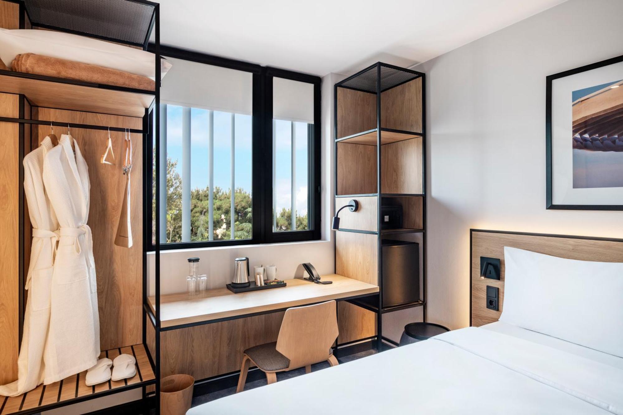 Ibis Tbilisi Airport Hotell Eksteriør bilde