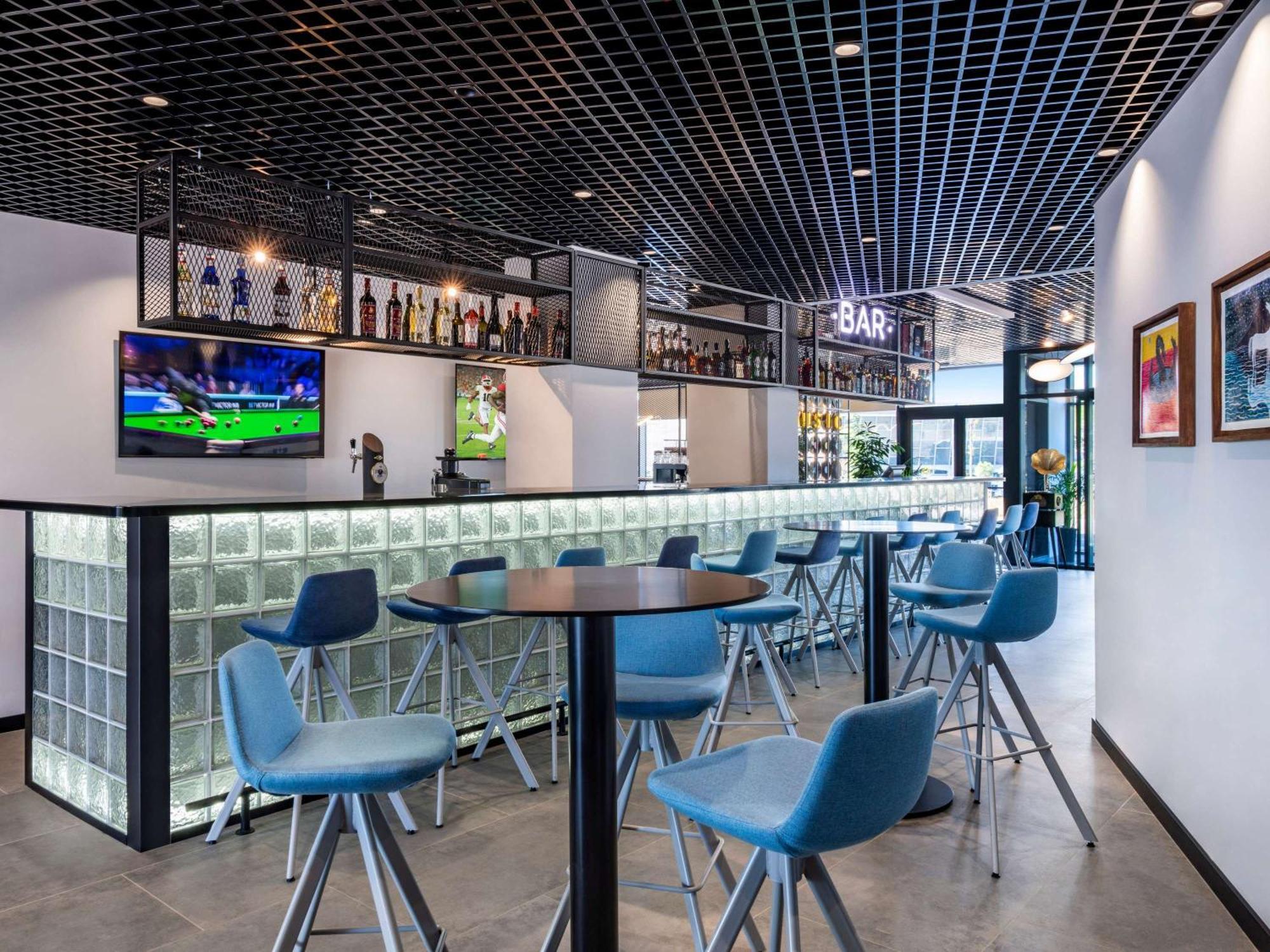 Ibis Tbilisi Airport Hotell Eksteriør bilde