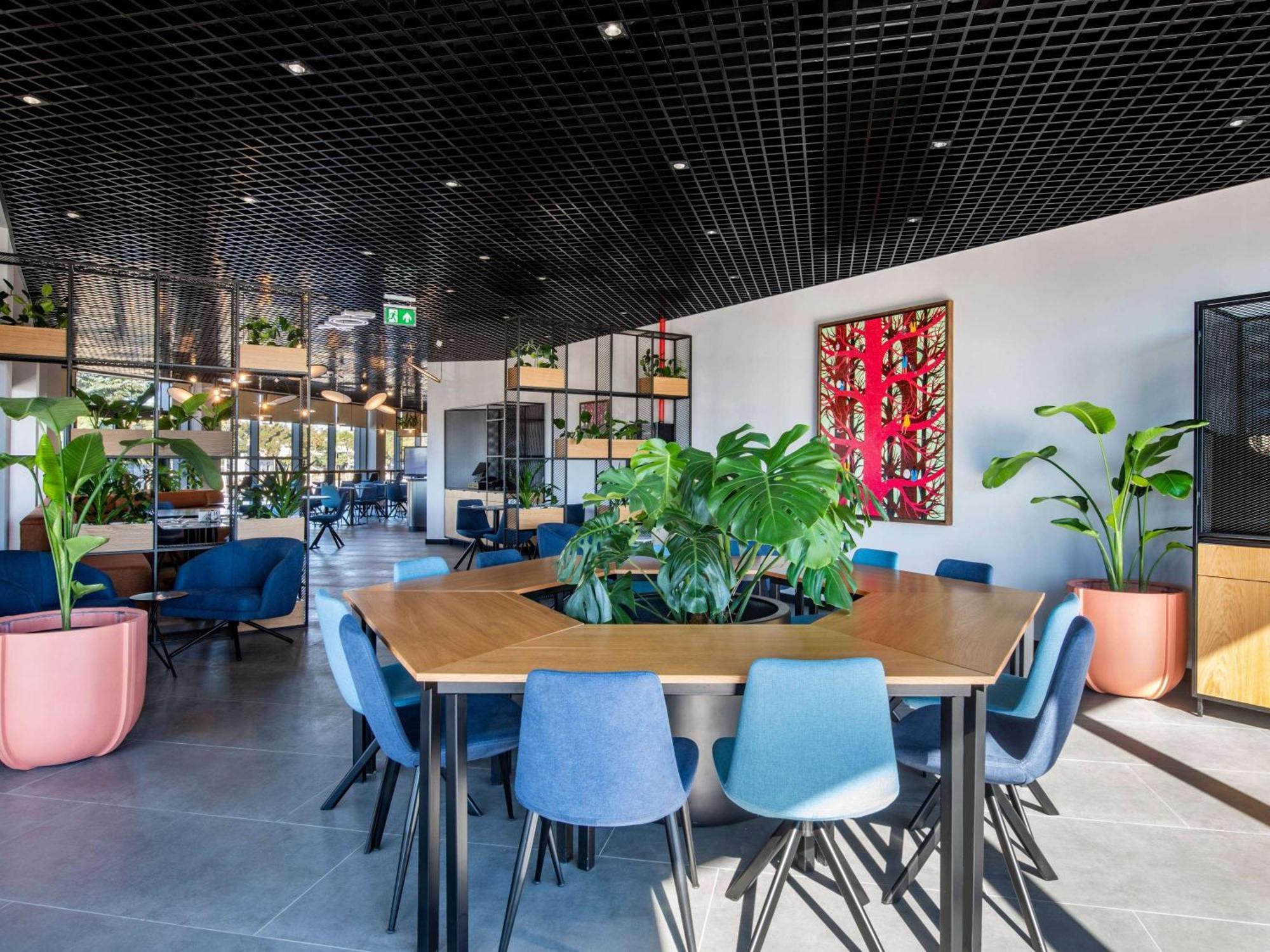 Ibis Tbilisi Airport Hotell Eksteriør bilde