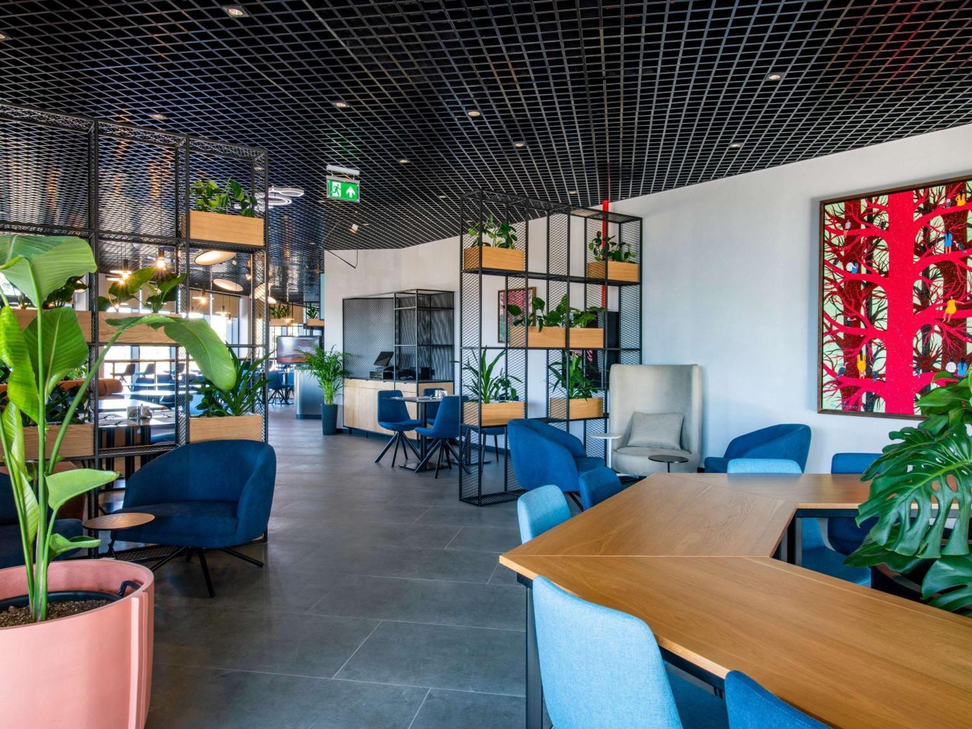Ibis Tbilisi Airport Hotell Eksteriør bilde