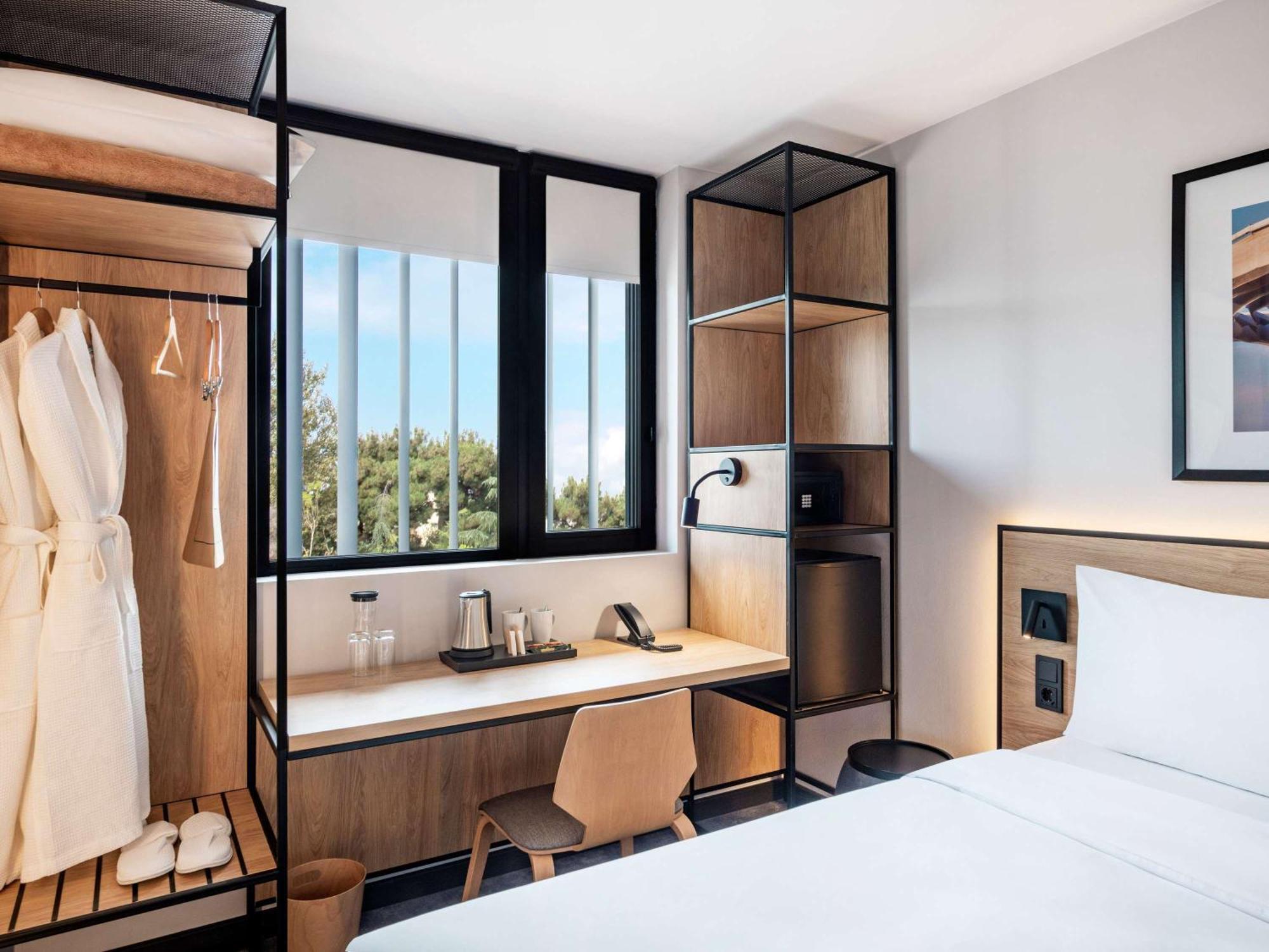 Ibis Tbilisi Airport Hotell Eksteriør bilde